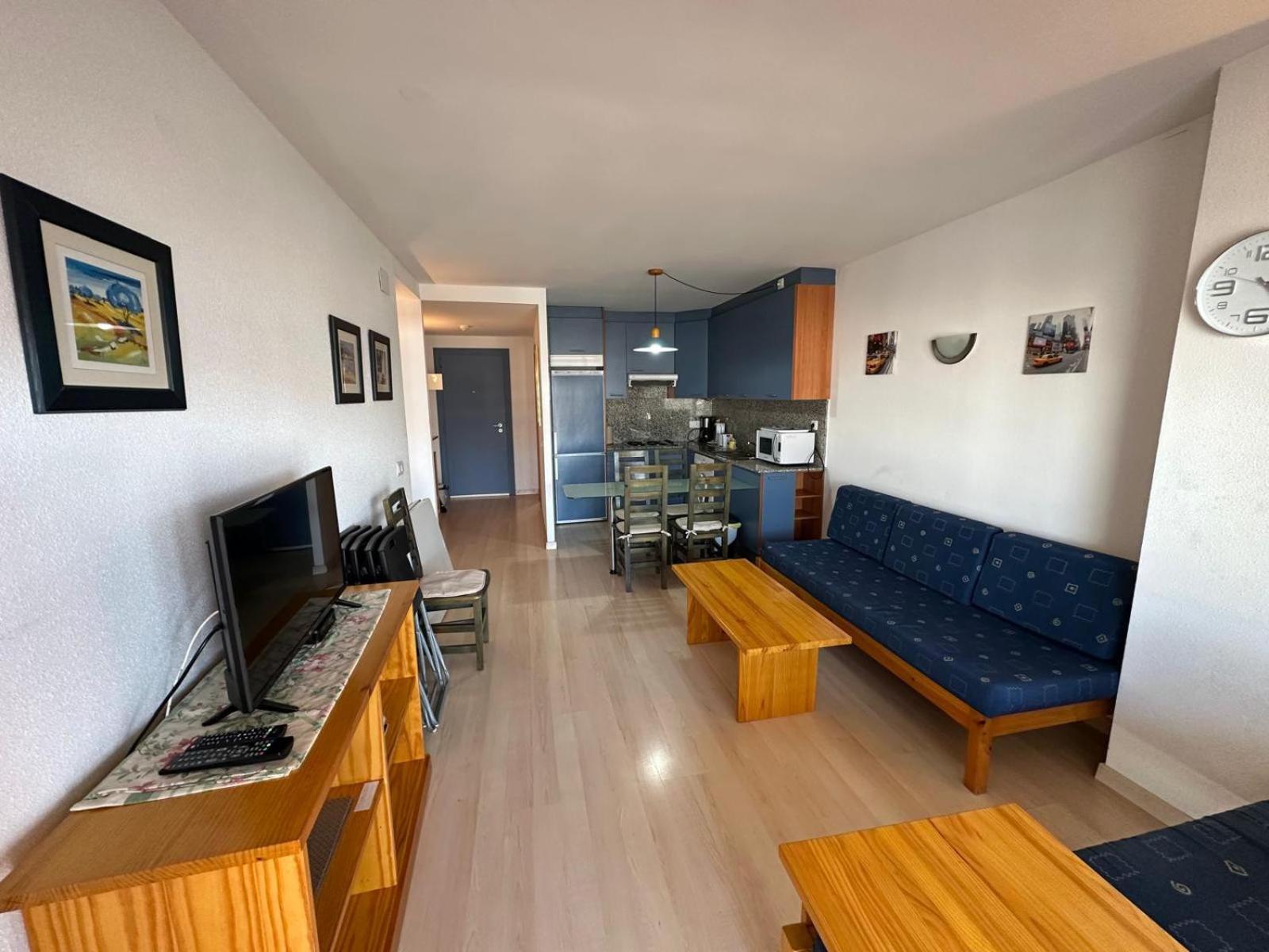 Bonito Piso Con Piscina Comunitaria Av-71 Appartement Roses