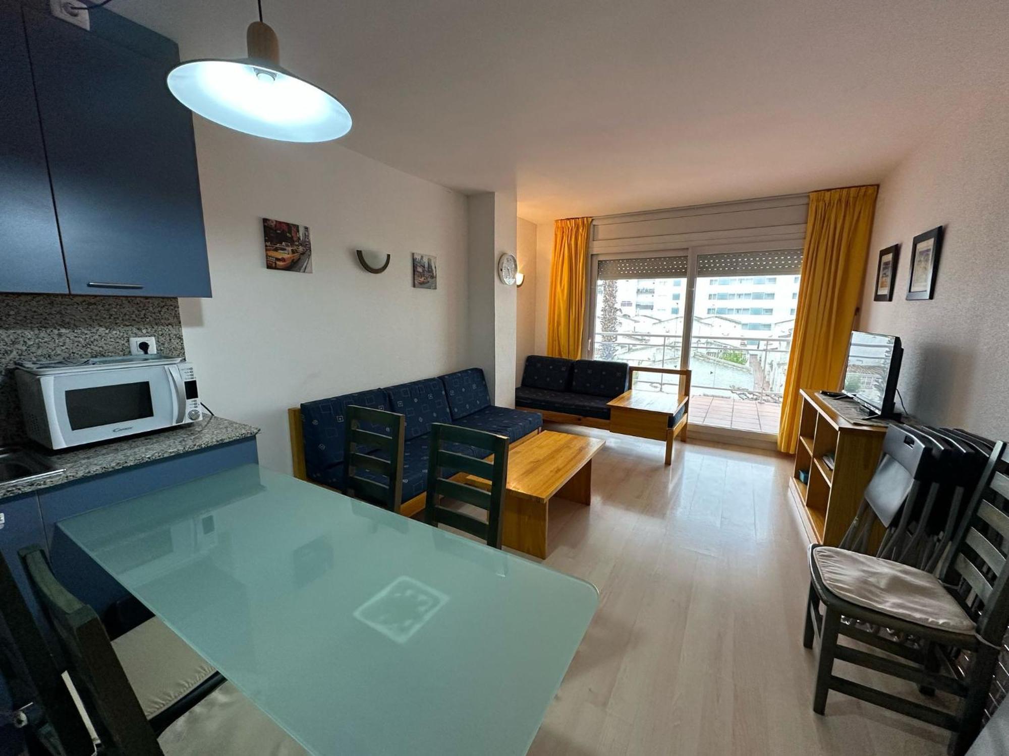 Bonito Piso Con Piscina Comunitaria Av-71 * Roses