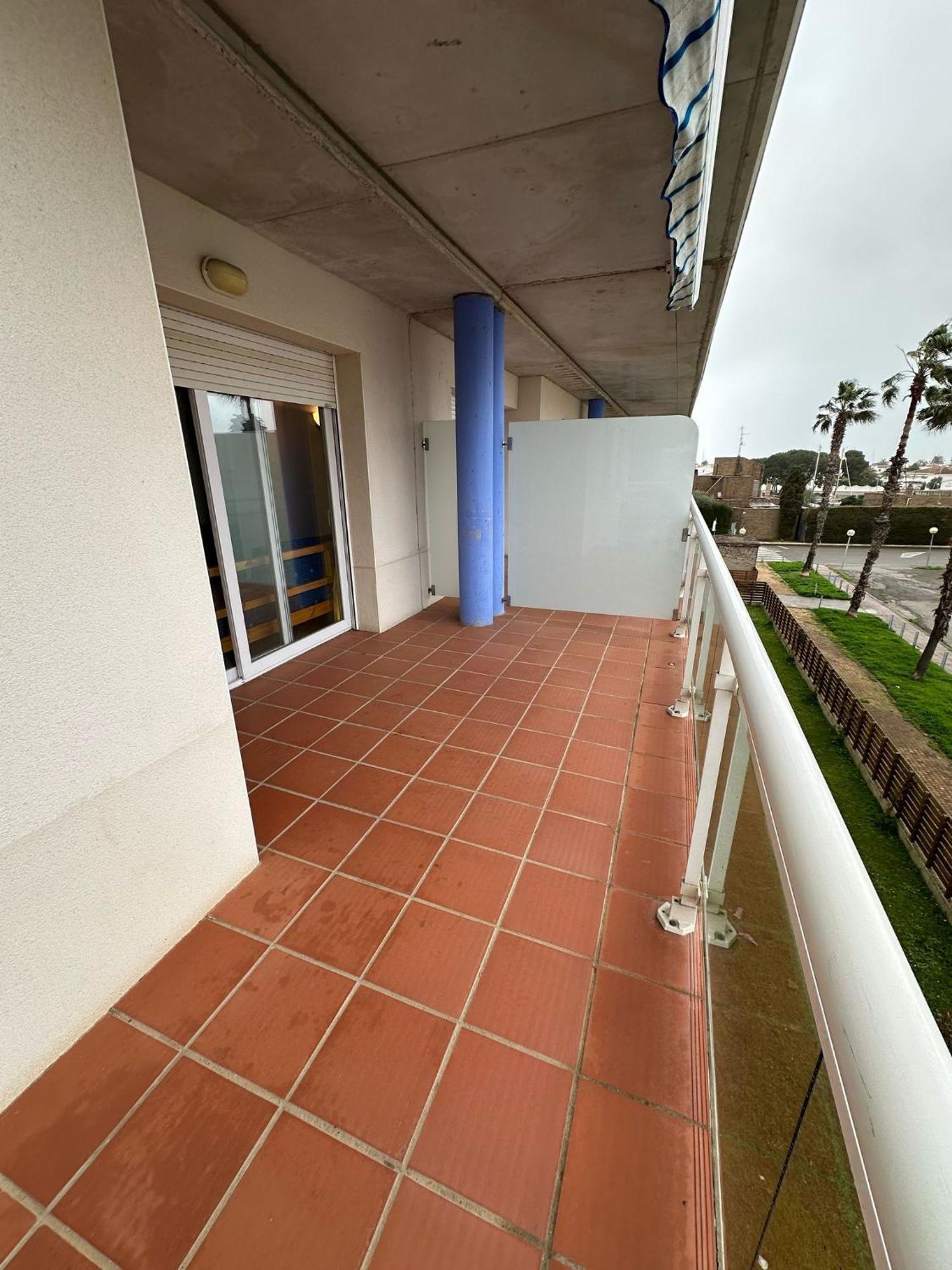 Bonito Piso Con Piscina Comunitaria Av-71 Roses