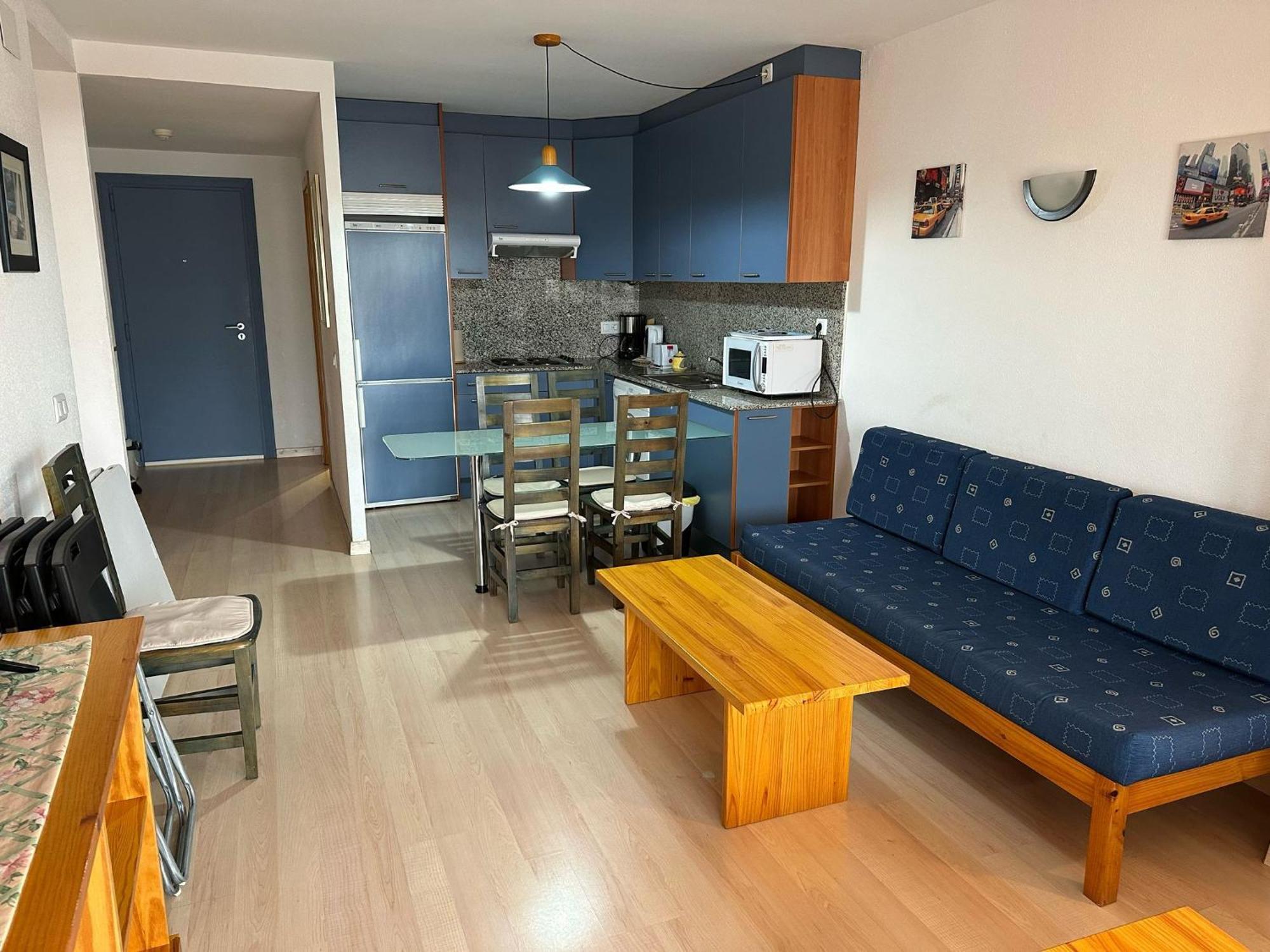 Bonito Piso Con Piscina Comunitaria Av-71 * Roses